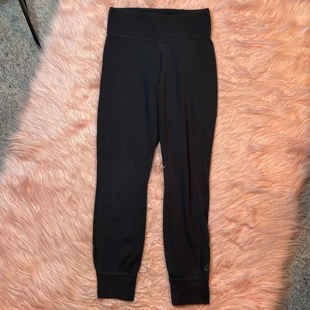 Nike High Rise‎ Black Leggings Size Medium